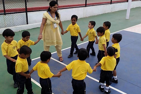Play group to 1st standard school in Pune 